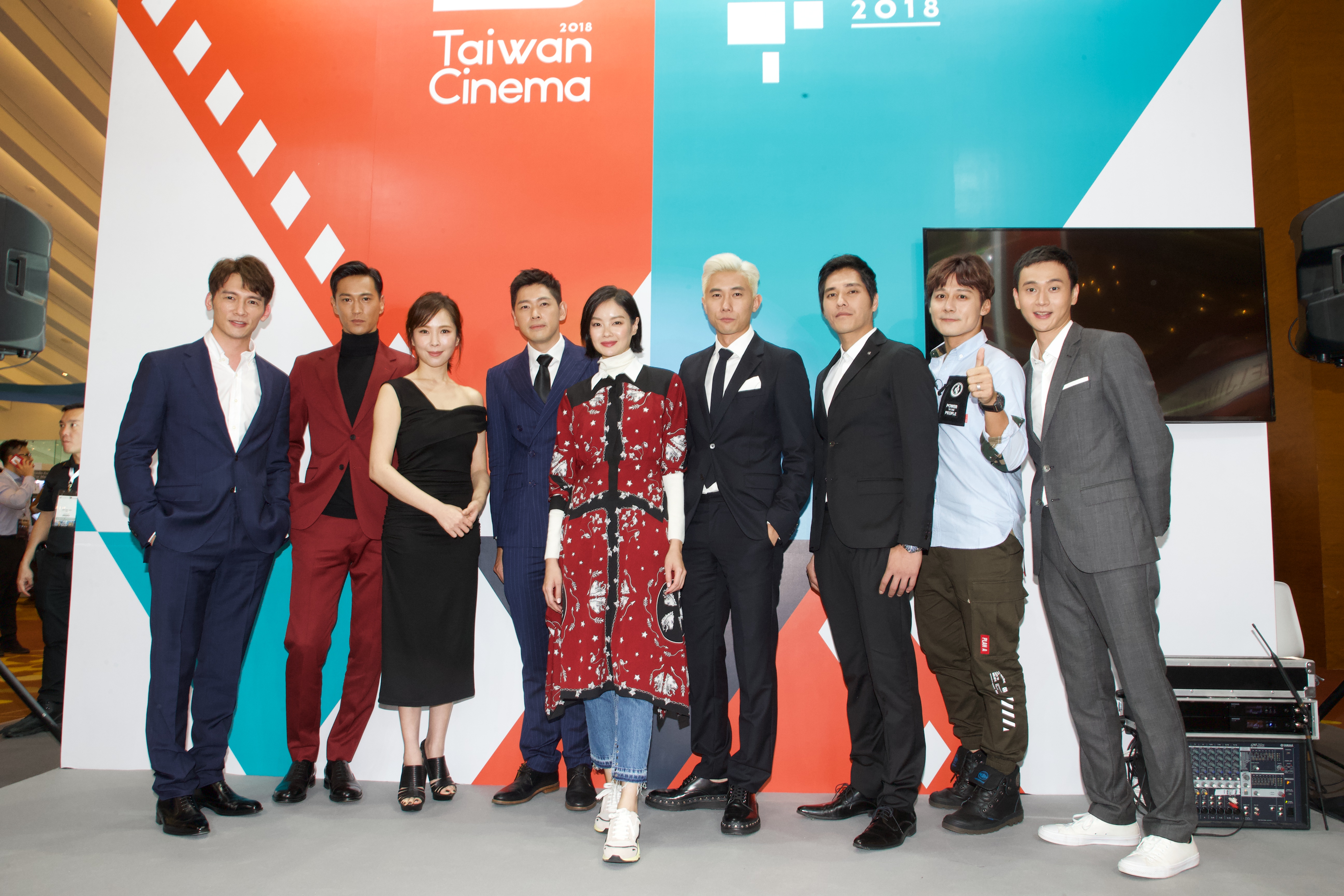《你那邊怎樣/我這邊OK》演員與《最佳利益》演員、及行腳節目主持人廖科溢,在新加坡電視節台灣館相見歡